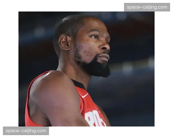 特写：凯文·杜兰特生涯总得分突破30000分大关的夜晚